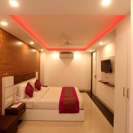 Hotel Ark Wood New Delhi Exterior photo