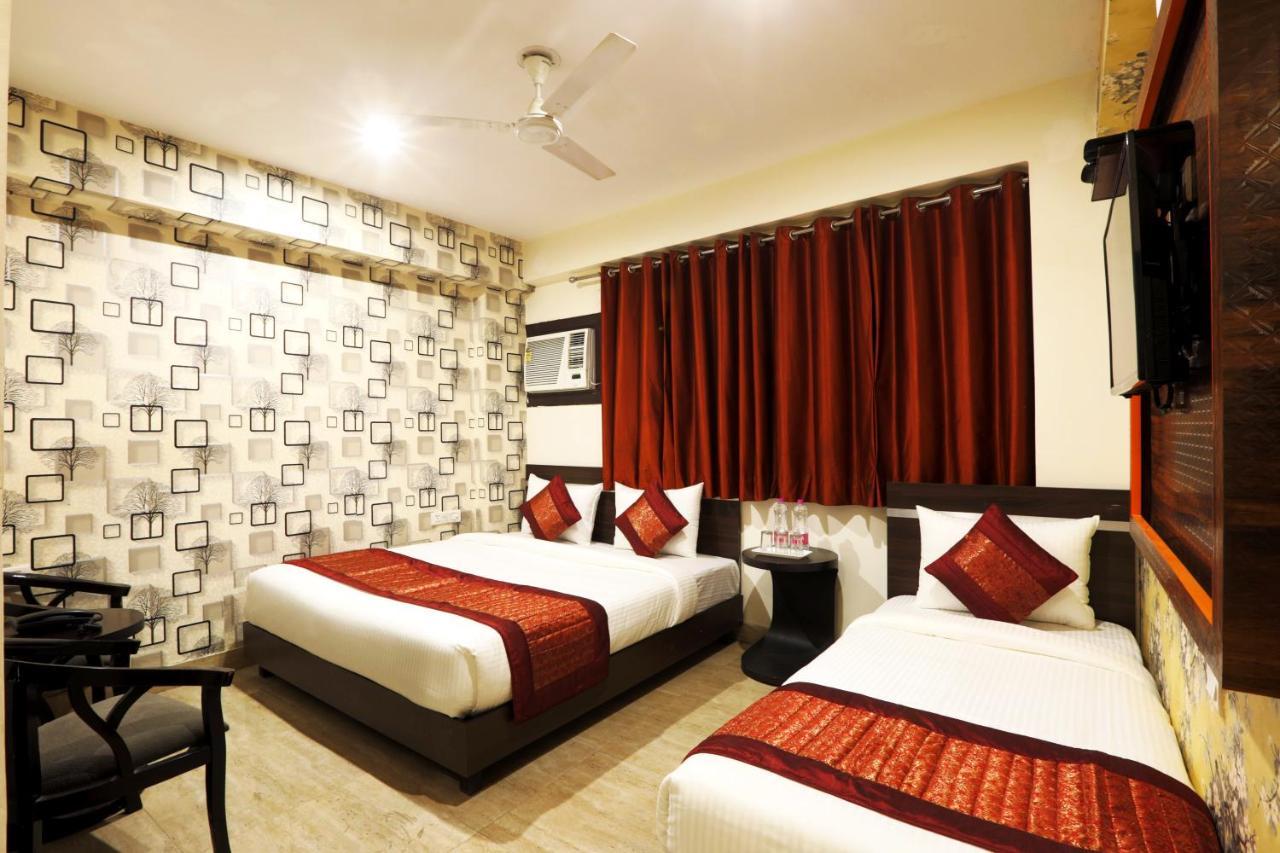 Hotel Ark Wood New Delhi Exterior photo