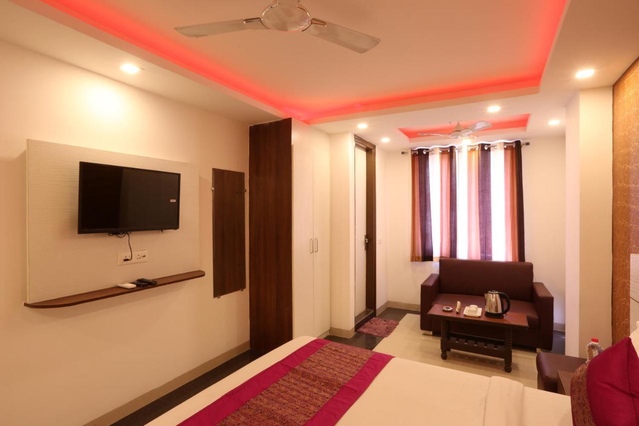 Hotel Ark Wood New Delhi Exterior photo